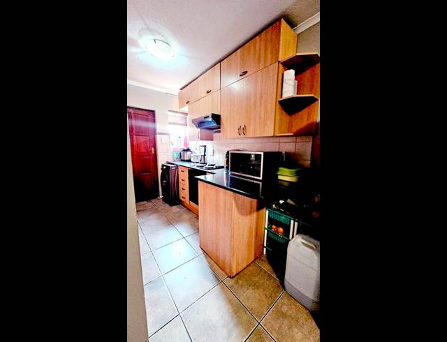 4 BEDROOM APARTMENT FOR SALE IN CASTLEVIEW